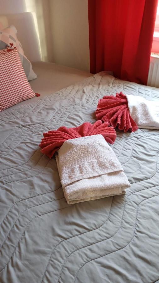 Apartman Mira Пожареваць Екстер'єр фото
