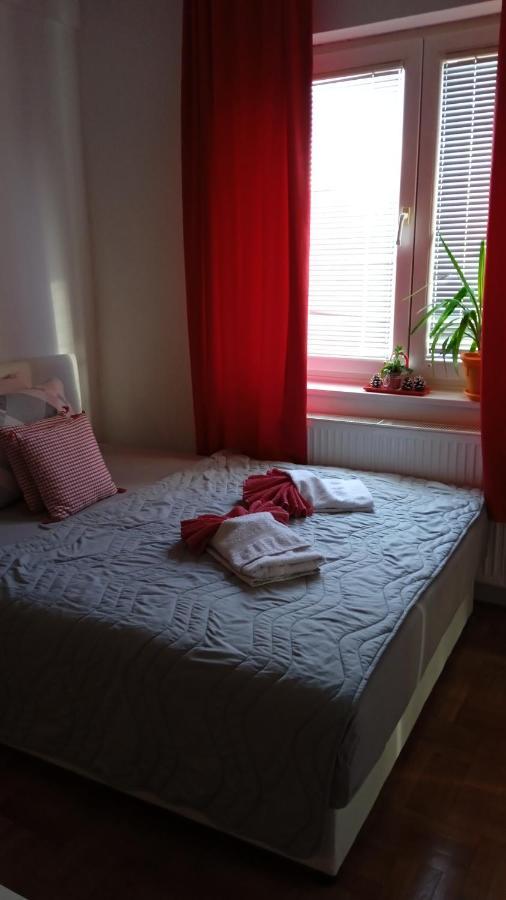 Apartman Mira Пожареваць Екстер'єр фото