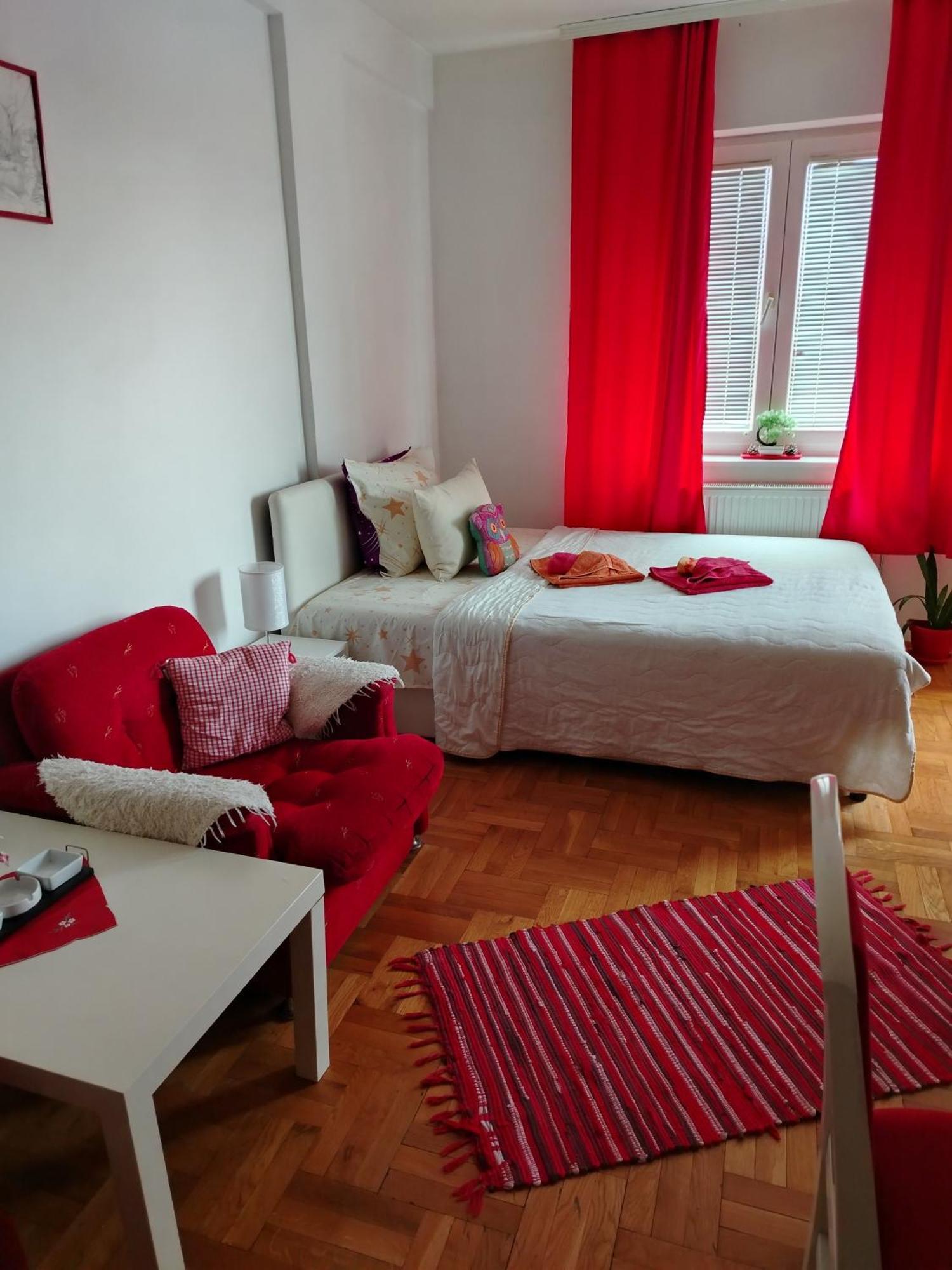 Apartman Mira Пожареваць Екстер'єр фото