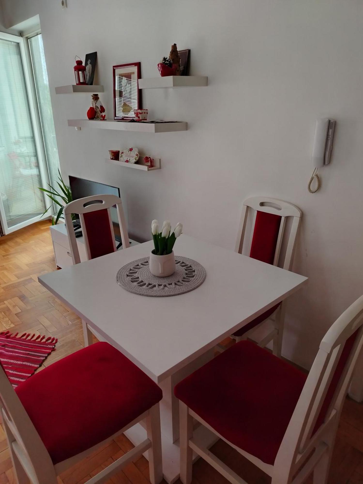 Apartman Mira Пожареваць Екстер'єр фото