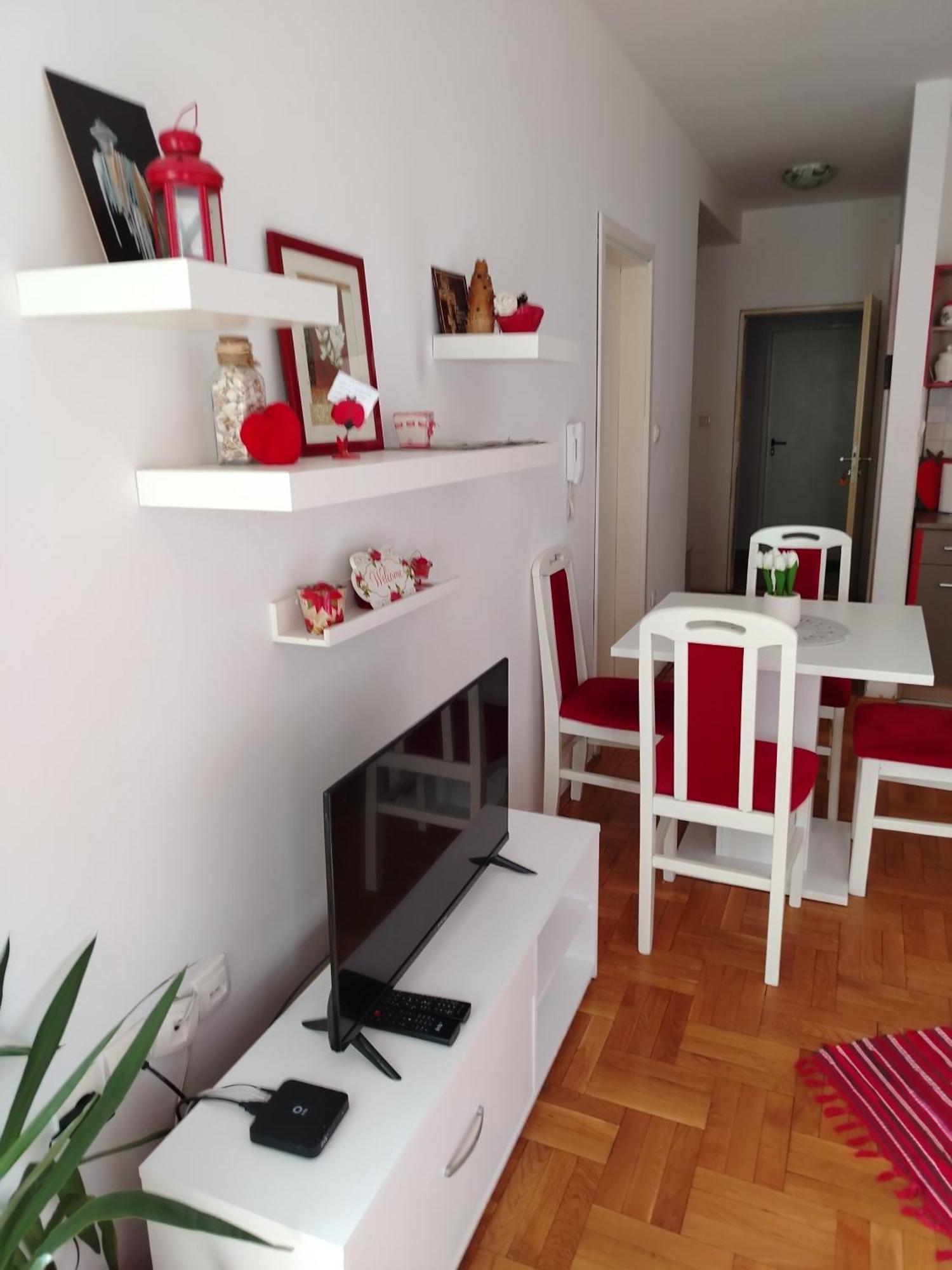 Apartman Mira Пожареваць Екстер'єр фото